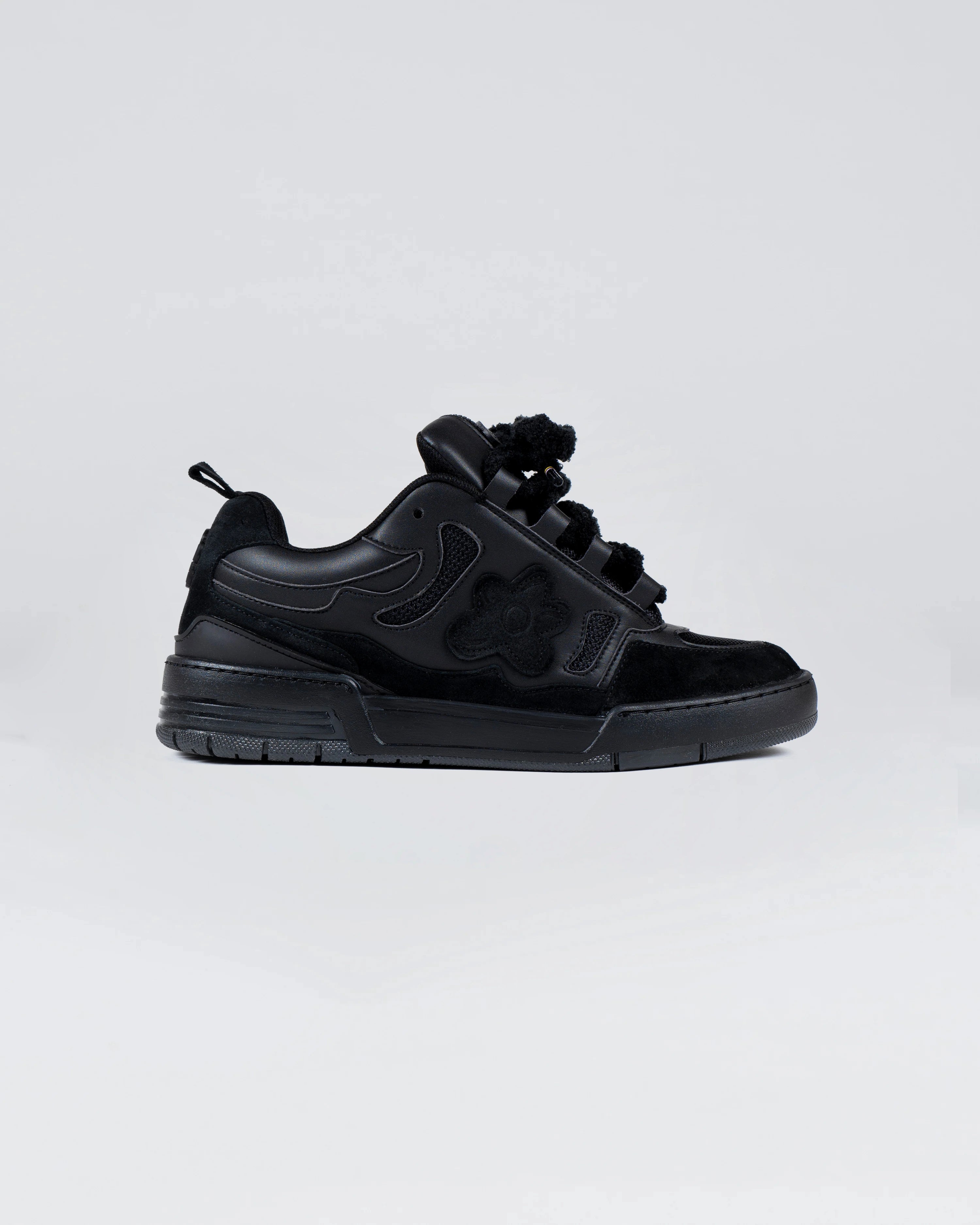 Veuve Noire Sneakers